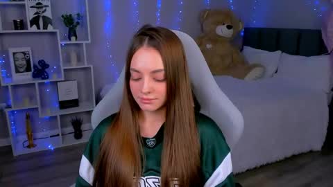 MelanieAlves online show from April 18, 2026, 8:20 pm