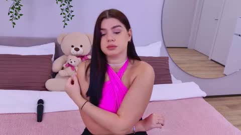 Melanie online show from September 18, 2025, 4:42 pm