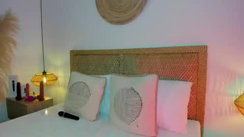 melaniejeann_ online show from February 5, 2026, 2:38 am