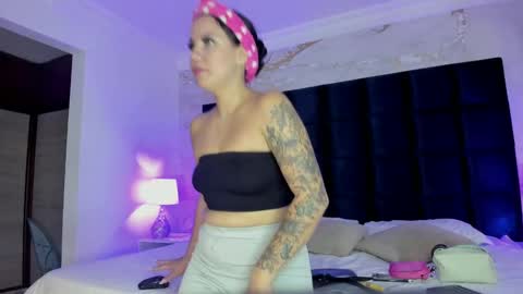 Melanie Roux online show from September 27, 2025, 7:19 pm