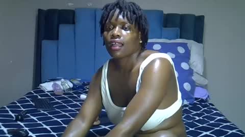 Snapshot of melanin_moon chatting on July 19, 2026, 11:58 am Moon online show from July 19, 2026, 11:58 am
