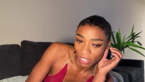 melaninmelanix online show from February 6, 2026, 5:45 am