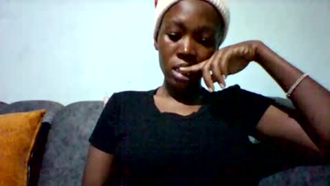 melaninndriping online show from October 22, 2025, 12:49 pm