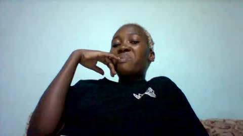 melaninndriping online show from October 27, 2025, 5:50 pm