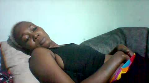 melaninndriping online show from November 3, 2025, 4:41 pm