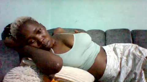 melaninndriping online show from November 7, 2025, 12:16 pm