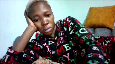 melaninndriping online show from November 12, 2025, 3:18 am