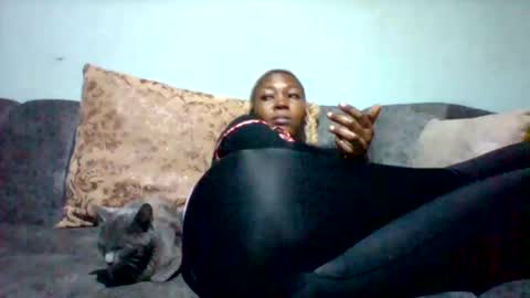 melaninndriping online show from November 21, 2025, 7:23 pm