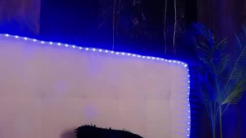 melanniebrown online show from April 21, 2026, 4:52 am