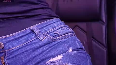 MelanyLuv online show from April 21, 2026, 9:17 pm