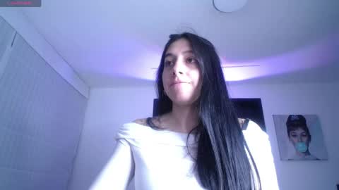 Snapshot of melanny_petite chatting on June 2, 2026, 1:02 pm melanny_petite online show from June 2, 2026, 1:02 pm