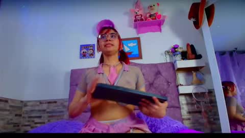 Melanny taylor online show from November 10, 2025, 10:42 pm