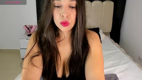 melany online show from April 16, 2026, 2:34 am