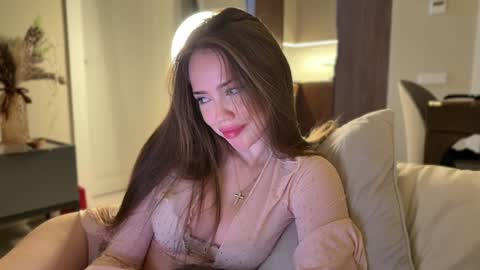 Adel online show from December 9, 2024, 4:05 pm