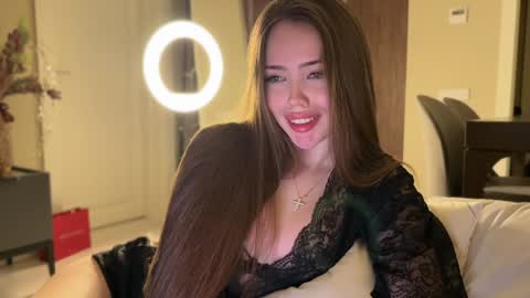 Adel online show from December 10, 2024, 5:44 pm