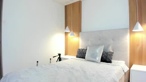 Melany online show from February 28, 2025, 4:53 pm