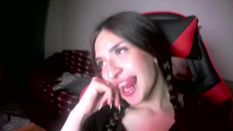 Snapshot of melena_caramel chatting on May 30, 2026, 7:33 pm melena_caramel online show from May 30, 2026, 7:33 pm