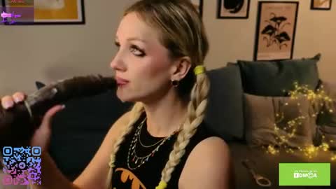 Snapshot of melenn_ chatting on July 8, 2026, 8:08 am Melen online show from July 8, 2026, 8:08 am