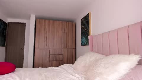 Mel Gomez online show from October 21, 2025, 4:24 am