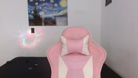 Mel  online show from October 22, 2025, 12:11 am