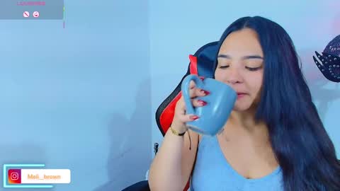    Independent model online show from November 21, 2025, 5:06 am