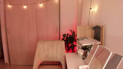 Snapshot of melina_ferrer1 chatting on July 4, 2026, 1:39 pm EI online show from July 4, 2026, 1:39 pm