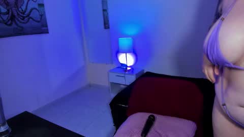 Melina Hope online show from December 17, 2025, 2:01 pm