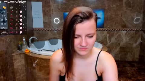 Melinda online show from September 14, 2025, 1:38 am