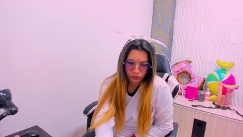 Snapshot of melisa_14 chatting on June 27, 2026, 12:22 pm Melisa online show from June 27, 2026, 12:22 pm