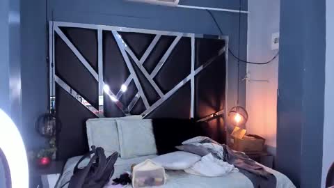 melissa_23_ online show from December 17, 2025, 11:38 am