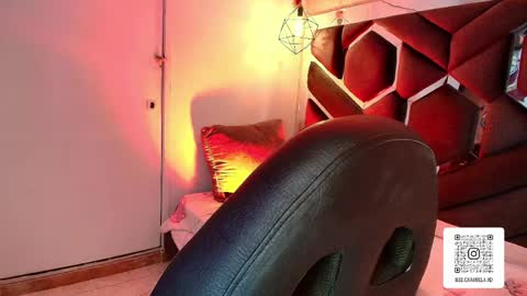 Lissa  online show from April 19, 2026, 6:43 pm