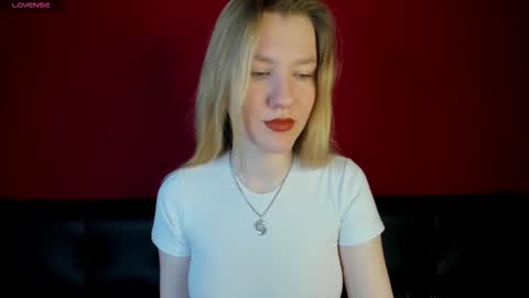 melissa_moooree online show from September 24, 2025, 8:17 am