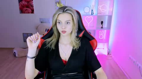 Melissa online show from February 17, 2025, 11:20 pm