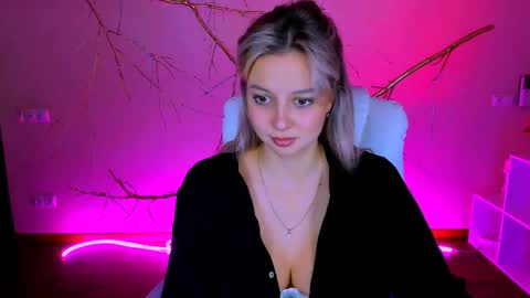 Melissa online show from November 20, 2025, 4:29 pm