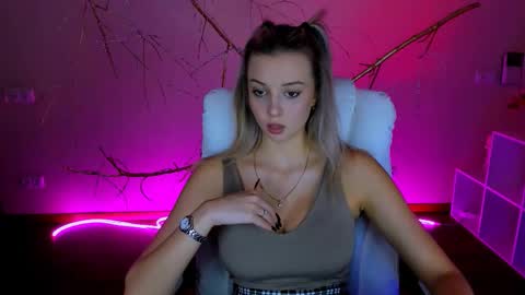 Melissa online show from November 22, 2025, 12:15 pm