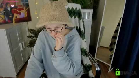 Melissa online show from December 14, 2025, 2:11 pm