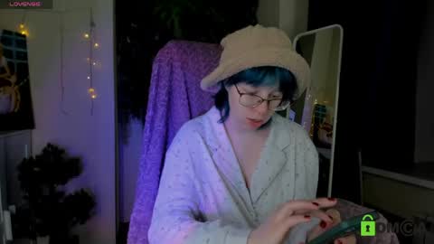 Snapshot of melissa_wells chatting on May 6, 2026, 10:04 pm Melissa online show from May 6, 2026, 10:04 pm