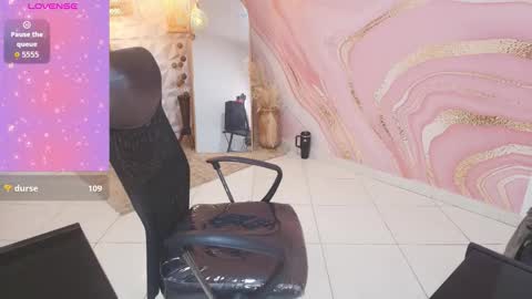 MELISSA online show from October 18, 2025, 8:59 am