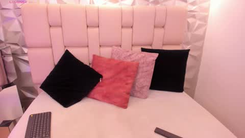  Mell online show from February 25, 2026, 11:42 am