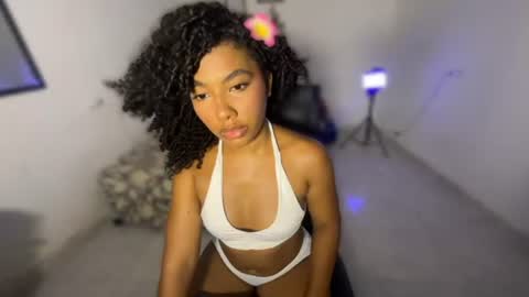 Snapshot of mell_rossi chatting on June 14, 2026, 9:17 pm mell_rossi online show from June 14, 2026, 9:17 pm