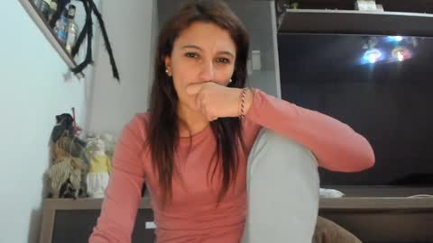 Snapshot of mellbell_ chatting on February 1, 2025, 2:58 am MellyMell online show from February 1, 2025, 2:58 am