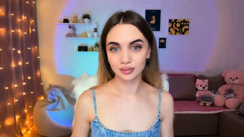 Tessa online show from December 22, 2024, 1:45 am