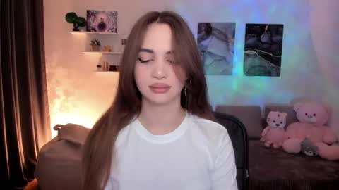 Tessa online show from April 17, 2026, 3:42 am