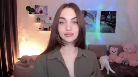 Tessa online show from April 21, 2026, 2:26 am