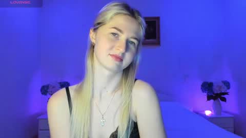 Mellina online show from March 6, 2025, 9:09 pm