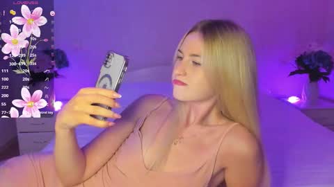 Mellina online show from September 25, 2025, 9:07 pm