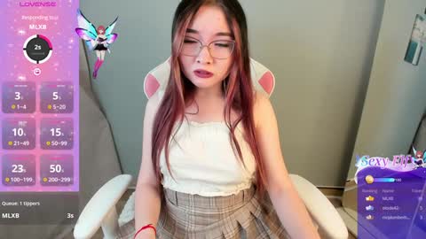 Mellisa online show from February 7, 2025, 7:06 pm