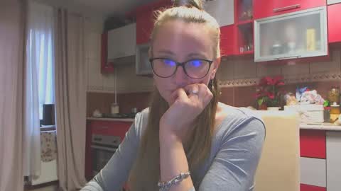 Melly online show from January 27, 2025, 7:35 am