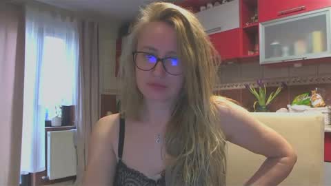 Melly online show from March 11, 2025, 7:58 am