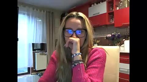 Melly online show from September 29, 2025, 6:18 am